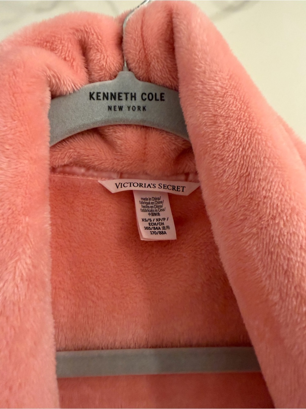 Victoria’s Secret Pink Fuzzy Robe - Picture 3 of 4